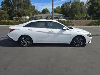 Hyundai ELANTRA Hybrid 2024 Limited 4dr Sedán
