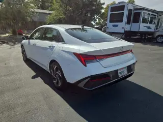 Hyundai ELANTRA Hybrid 2024 Limited 4dr Sedán
