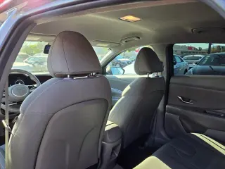 Hyundai ELANTRA 2024 SEL 4p Sedan