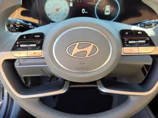 Hyundai ELANTRA 2024 SEL 4p Sedan