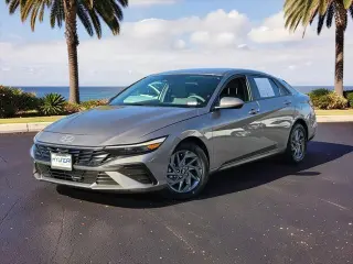 Hyundai ELANTRA 2024 SEL 4p Sedan