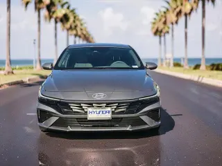 Hyundai ELANTRA 2024 SEL 4p Sedan