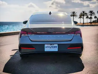 Hyundai ELANTRA 2024 SEL 4p Sedan