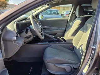 Hyundai ELANTRA 2024 SEL 4p Sedan
