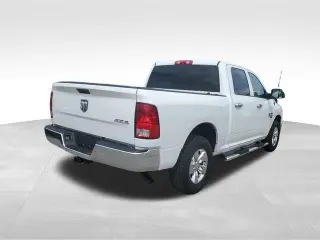 Ram 1500 Classic 2022 4x4 Tradesman 4dr Crew Cab 5.5 ft. SB Pickup