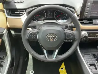 Toyota RAV4 2022 TRACCIÓN EN LAS CUATRO RUEDAS XLE Premium 4p SUV