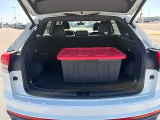 Volkswagen Atlas Cross Sport 2021 AWD SE 4Motion 4dr SUV w/Technology