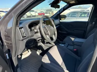 Nissan Frontier 2026 4x4 SV 4dr Crew Cab 5 ft. SB