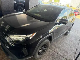 Toyota RAV4 2024 LE 4p SUV