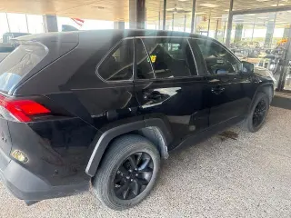 Toyota RAV4 2024 LE 4p SUV