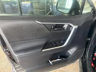 Toyota RAV4 2024 LE 4p SUV