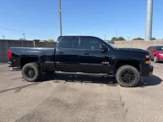 Chevrolet Silverado 2500HD 2017 4x4 LTZ 4dr Crew Cab SB
