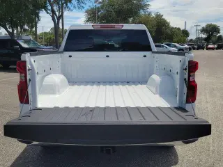 Chevrolet Silverado 1500 2024 4x4 LT 4dr Crew Cab 5.8 ft. SB con 2FL