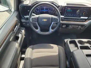 Chevrolet Silverado 1500 2024 4x4 LT 4dr Crew Cab 5.8 ft. SB con 2FL