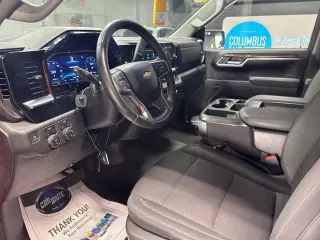 Chevrolet Silverado 1500 2023 4x4 LT 4dr Crew Cab 5.8 ft. SB con 1LT