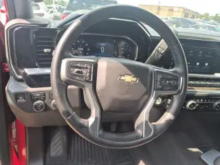 Chevrolet Silverado 1500 2023 4x4 LT 4dr Crew Cab 5.8 ft. SB con 1LT