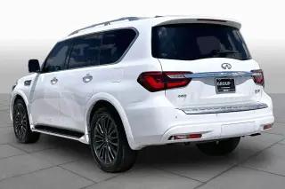 INFINITI QX80 2022 Tracción Total Sensory 4p SUV