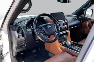 INFINITI QX80 2022 Tracción Total Sensory 4p SUV