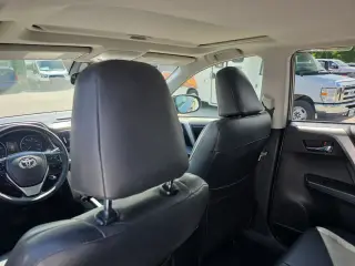Toyota RAV4 2017 XLE 4dr SUV