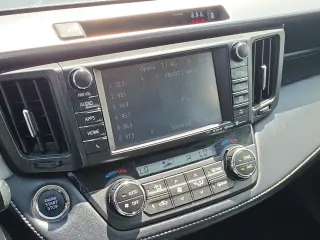 Toyota RAV4 2017 XLE 4dr SUV