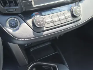 Toyota RAV4 2017 XLE 4dr SUV