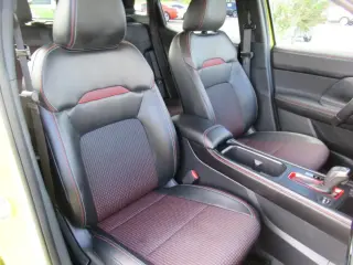 Nissan Kicks 2025 SR 4dr Crossover