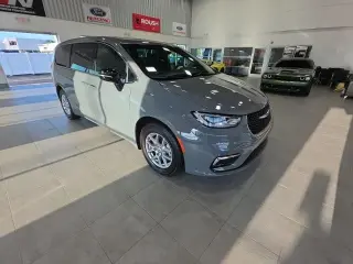 Chrysler Pacifica 2025 Select 4dr Mini-Van