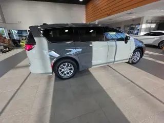 Chrysler Pacifica 2025 Select 4dr Mini-Van
