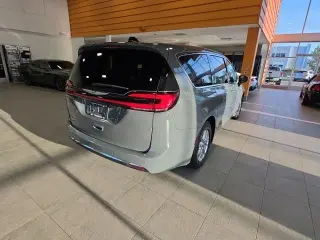 Chrysler Pacifica 2025 Select 4dr Mini-Van