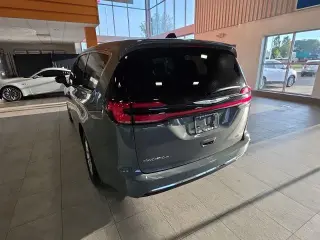 Chrysler Pacifica 2025 Select 4dr Mini-Van