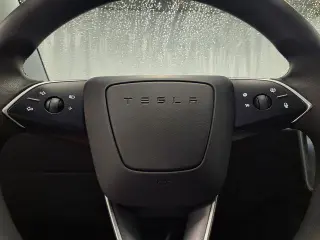 Tesla Model 3 2025 Long Range 4p Fastback