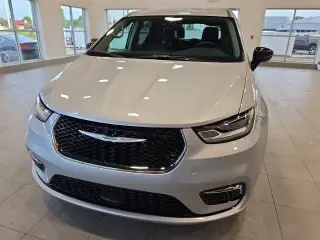 Chrysler Pacifica 2024 Touring L 4dr Mini-Van