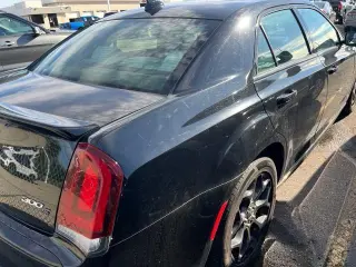 Chrysler 300 2019 AWD S 4dr Sedan
