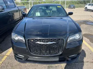 Chrysler 300 2019 AWD S 4dr Sedan