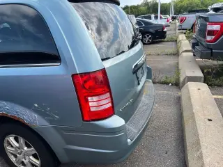 Chrysler Town and Country 2009 Touring 4dr Mini-Van