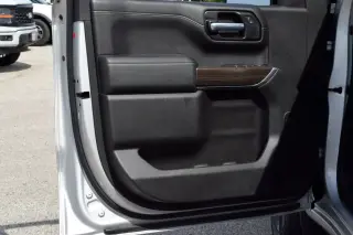 Chevrolet Silverado 1500 2021 4x4 RST 4p. Cabina de Tripulacion Crew 5.8 ft. SB