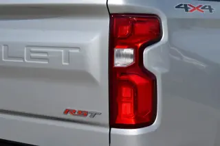 Chevrolet Silverado 1500 2021 4x4 RST 4p. Cabina de Tripulacion Crew 5.8 ft. SB