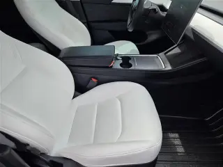 Tesla Model Y 2023 AWD Performance 4p Crossover