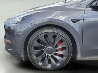 Tesla Model Y 2023 AWD Performance 4p Crossover