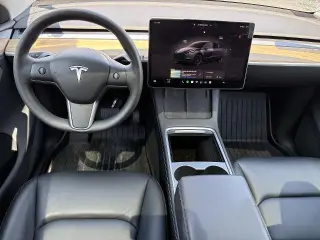 Tesla Modelo Y 2024 AWD Long Range 4p Crossover