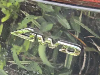 Genesis GV70 2024 AWD 2.5T Estándar 4p SUV