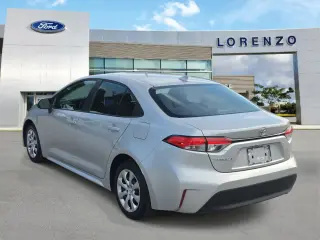 Toyota Corolla 2024 LE 4dr Sedán