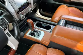 Toyota Tundra 2019 4x4 Edición 1794 4dr CrewMax Cab Pickup SB (5.7L V8)