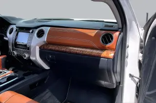 Toyota Tundra 2019 4x4 Edición 1794 4dr CrewMax Cab Pickup SB (5.7L V8)