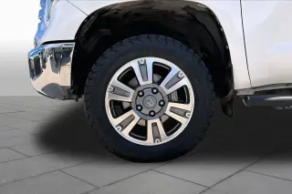 Toyota Tundra 2019 4x4 Edición 1794 4dr CrewMax Cab Pickup SB (5.7L V8)