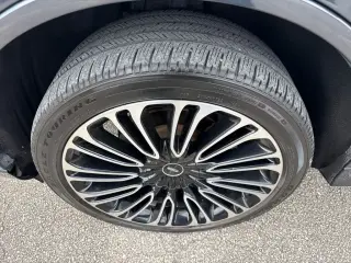 Lincoln Aviator 2020 con transmisión automática de cuatro ruedas, negro etiqueta 4dr SUV