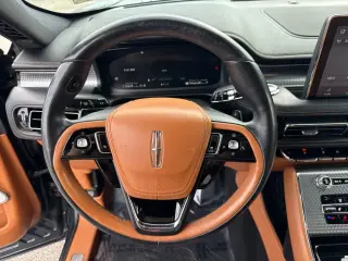 Lincoln Aviator 2020 con transmisión automática de cuatro ruedas, negro etiqueta 4dr SUV