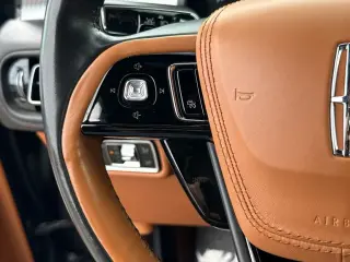 Lincoln Aviator 2020 con transmisión automática de cuatro ruedas, negro etiqueta 4dr SUV