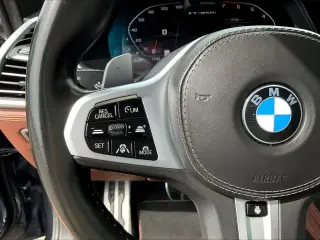 BMW X7 2020 con tracción en las cuatro ruedas M50i, vehículo de actividad deportiva de 4 puertas