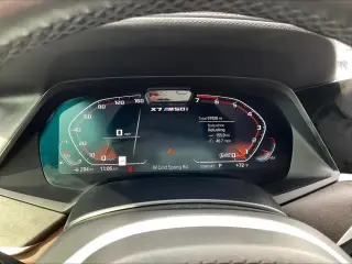 BMW X7 2020 con tracción en las cuatro ruedas M50i, vehículo de actividad deportiva de 4 puertas
